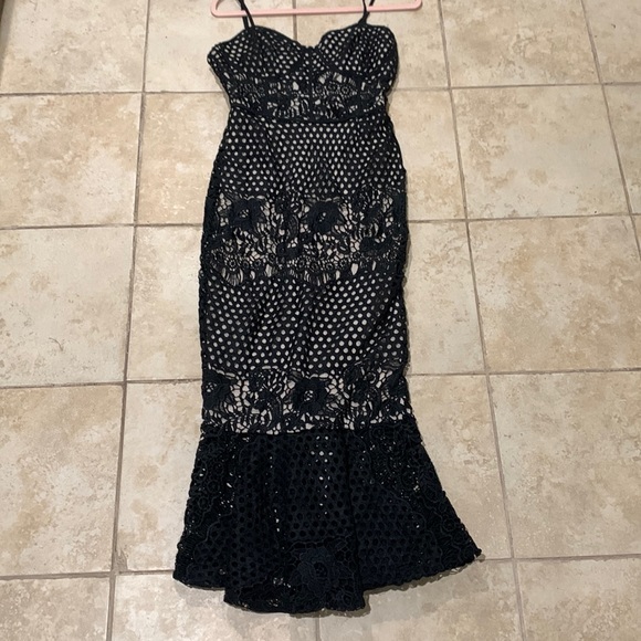 Boohoo Dresses & Skirts - 5/$25 HP⭐️Fitted cocktail perfect dress